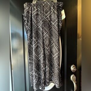1X One 5 One flows Black and White Patterned Pants. Super comfortable!